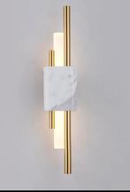 Mooie wandlamp met messing, mat glas en marmer.Nieuw, Huis en Inrichting, Lampen | Wandlampen, Ophalen of Verzenden, Nieuw, Glas