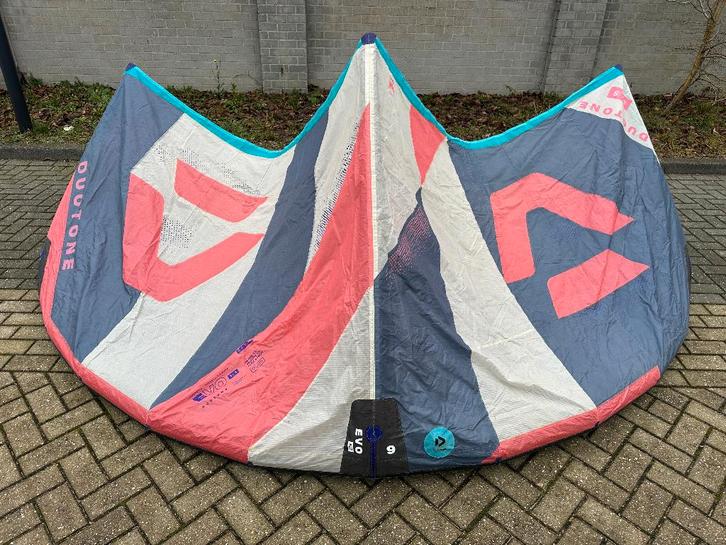 Duotone Evo SLS 2024 9m, Watersport en Boten, Kitesurfen, Gebruikt, Kite, 9 m², Geen board, Verzenden