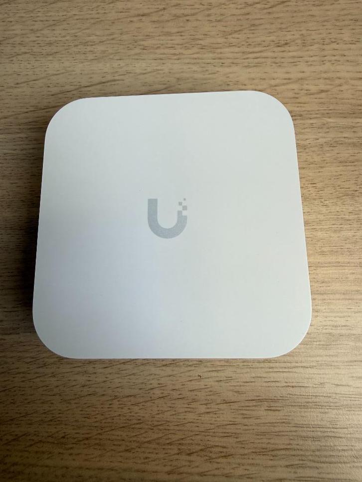 Unifi Gateway Lite (UXG Lite), Computers en Software, Routers en Modems, Zo goed als nieuw, Router met modem, Ophalen of Verzenden