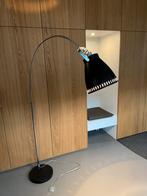 Vloerlamp-staande booglamp met zwarte kap, Huis en Inrichting, Lampen | Vloerlampen, Ophalen, Gebruikt, 150 tot 200 cm