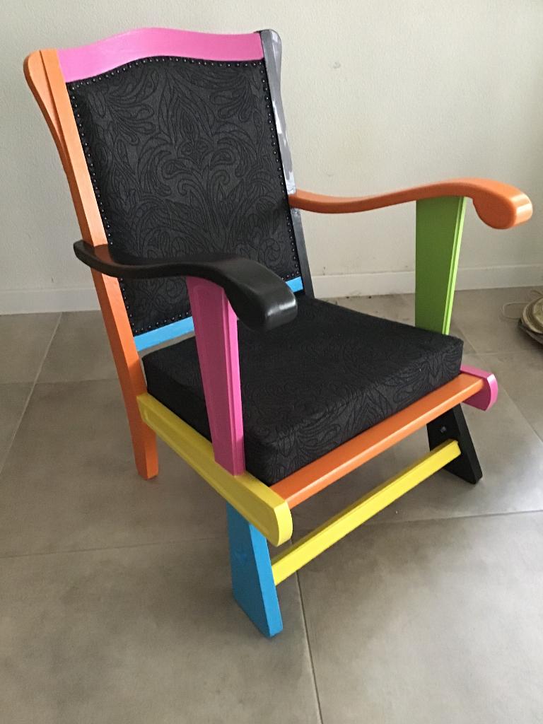 Kleurrijk stoeltje, Huis en Inrichting, Stoelen, Ophalen, Overige kleuren, Zo goed als nieuw, Stof