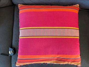 2 Ibiza/boho kussens roze oranje beige 50x50 cm beschikbaar voor biedingen