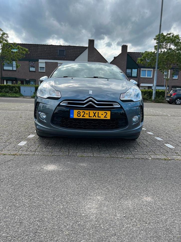 Citroën DS3 1.6 VTI 88KW 2010 Grijs, Auto's, Citroën, DS3, Benzine, C, Hatchback, Handgeschakeld, Origineel Nederlands, Zilver of Grijs