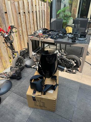 Standaard voorkap en stuurkap+wielkap beschikbaar voor biedingen