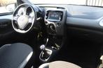 Toyota Aygo 1.0 VVT-i x-play limited Navigatie/Achteruitrijc, Auto's, Voorwielaandrijving, 12 maanden, Gebruikt, 4 stoelen