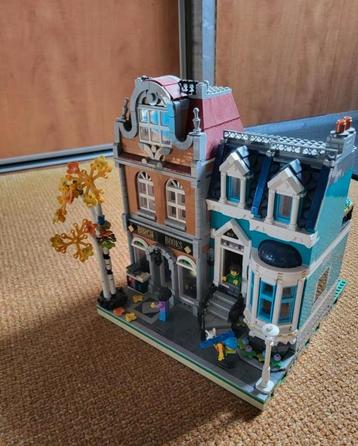 LEGO Creator 10270 Bookshop (met MILS plaat) beschikbaar voor biedingen