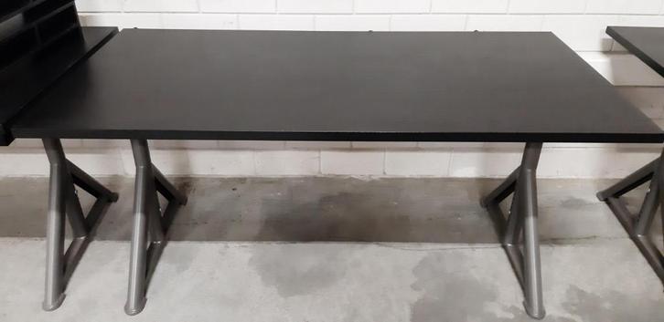 Ikea desk IDASEN x10, Huis en Inrichting, Bureaus, Zo goed als nieuw, Bureau, In hoogte verstelbaar, Ophalen