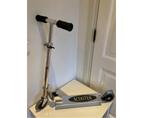 Step aluminium black van het merk Scooter, Ophalen, Zo goed als nieuw, Gewone step, Scooter 🛴