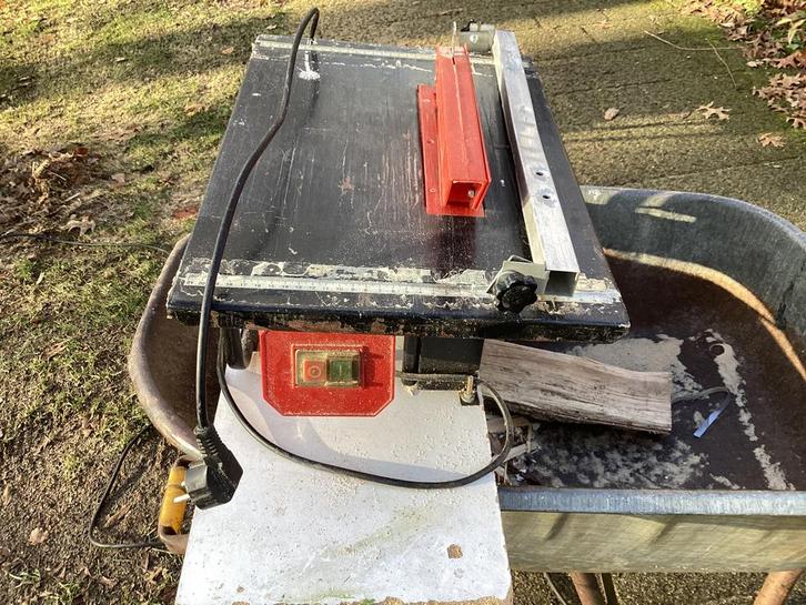 zaagtafel tafelzaag pallethout aanmaakhout cirkelzaag, Doe-het-zelf en Verbouw, Gereedschap | Zaagmachines, Gebruikt, Afkortzaag