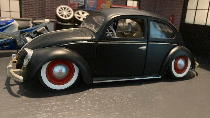Custom: 1:17 vw bril kever, Hobby en Vrije tijd, Modelauto's | 1:18, Zo goed als nieuw, Auto, Maisto, Ophalen of Verzenden