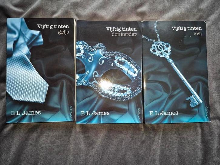 E.L. James - Vijftig tinten grijs, Donkerder en Vrij., Boeken, Literatuur, Zo goed als nieuw, Amerika, Ophalen of Verzenden