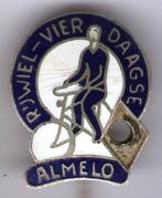Rijwiel vierdaagse Almelo email op zilverkl. speld ( Y_169 ), Verzamelen, Speldjes, Pins en Buttons, Verzenden, Zo goed als nieuw