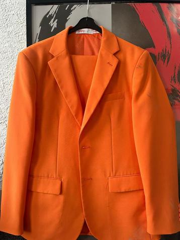 Oranje Pak - Maat M/L beschikbaar voor biedingen
