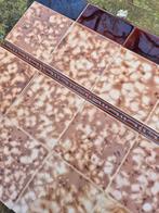 4,7m2 antieke bruin gewolkte tegels 15x15, veel randtegels, Ophalen