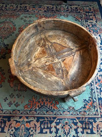 Vintage Chakki Tafel - Indiaans Houtsnijwerk beschikbaar voor biedingen