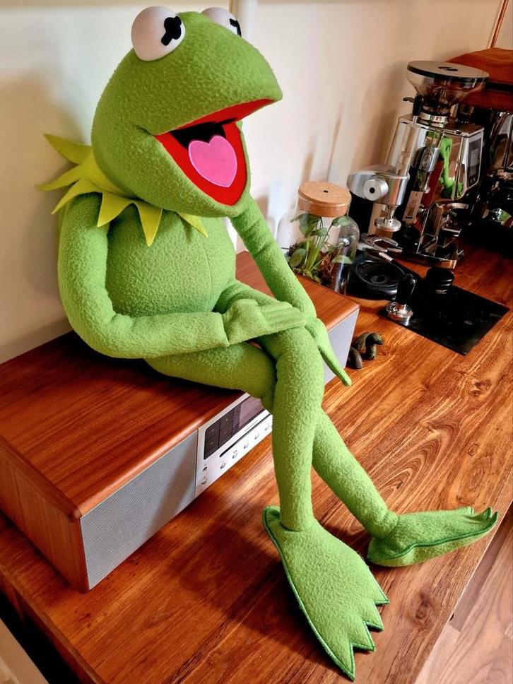 Life size igel Kermit the frog pop 100 cm the Muppet Show, Verzamelen, Poppen, Zo goed als nieuw, Pop, Levensecht of Reborn, Ophalen of Verzenden