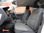Volkswagen Golf 1.6 TDI Connected Series 110PK Clima Cruise, Auto's, Voorwielaandrijving, Gebruikt, Euro 6, 4 cilinders