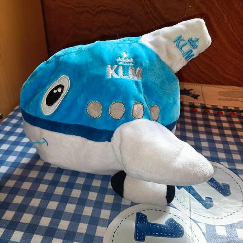 KLM vliegtuig knuffel en daarin de wereldbol knuffel, Kinderen en Baby's, Speelgoed | Knuffels en Pluche, Ophalen of Verzenden