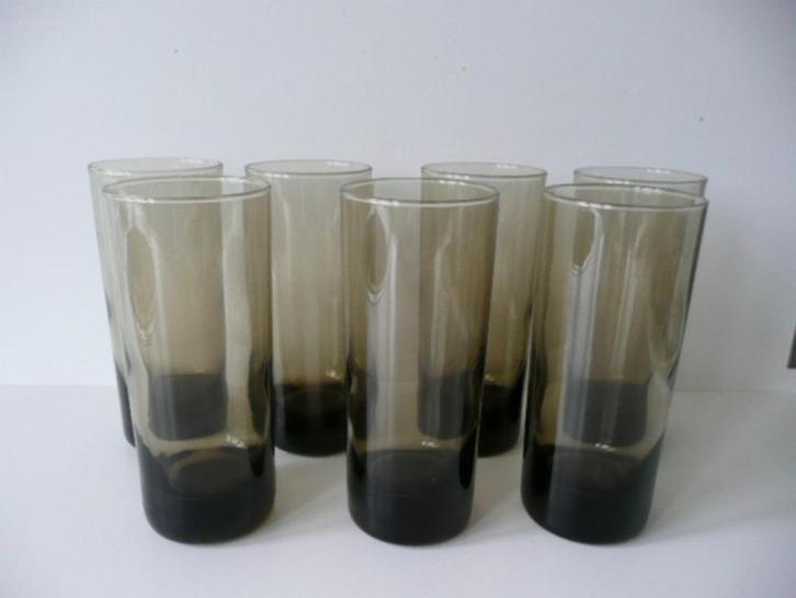 Zwarte retro glazen 7 stuks jaren 80 niet gebruikt, Huis en Inrichting, Keuken | Keukenbenodigdheden, Nieuw, Ophalen of Verzenden