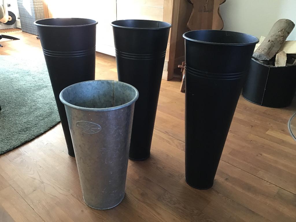 Zinken vazen, Ophalen, Overige materialen, Zwart, Zo goed als nieuw