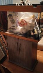 Aquarium met onderkast en nog toebehoren, Dieren en Toebehoren, Vissen | Aquaria en Toebehoren, Ophalen, Zo goed als nieuw, Leeg aquarium