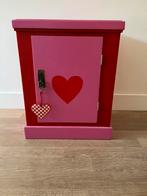 Nachtkastje kinderkamer roze met rood, Kinderen en Baby's, Ophalen, Gebruikt, 180 cm of meer, Minder dan 70 cm