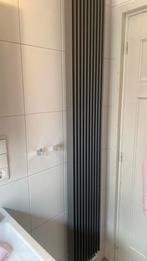 Design radiator grijs 180 x 28 cm, Doe-het-zelf en Verbouw, Verwarming en Radiatoren, 800 watt of meer, 80 cm of meer, Zo goed als nieuw