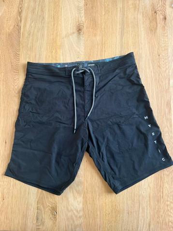 Mystic zwemshort maat 32 beschikbaar voor biedingen