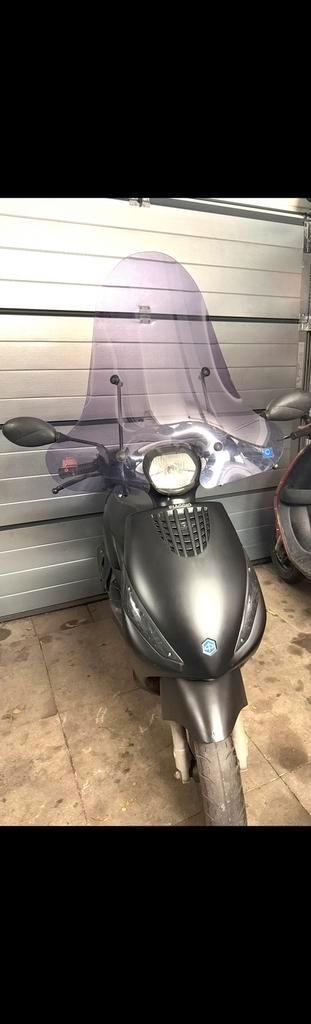 Piaggio zip 2016, Fietsen en Brommers, Scooters | Piaggio, Zo goed als nieuw, Zip, Benzine, Ophalen of Verzenden