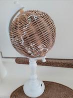 Riviera maison ratten globe/wereldbol, Huis en Inrichting, Woonaccessoires | Wereldbollen, Ophalen, Zo goed als nieuw