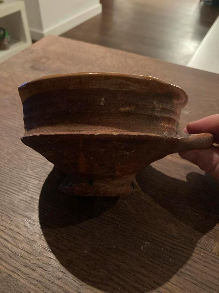 17e eeuws aardewerk kopje met oor, Antiek en Kunst, Antiek | Keramiek en Aardewerk, Ophalen of Verzenden