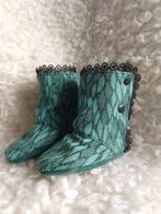 Xunni groene slofjes van draagdoekenstof 12-18 maanden, Kinderen en Baby's, Babykleding | Schoentjes en Sokjes, Slofjes, Jongetje of Meisje