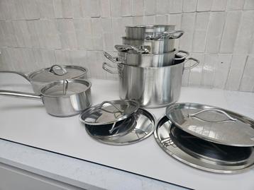 5 delig pannenset van Sola en 1 hapjes pan van BK  beschikbaar voor biedingen