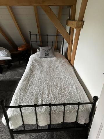 Leuk bed. 90 x 200 mtr. beschikbaar voor biedingen