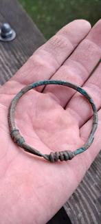 Keltische bronzen ongereinigde armband, bodemvondst, Ophalen of Verzenden, Brons