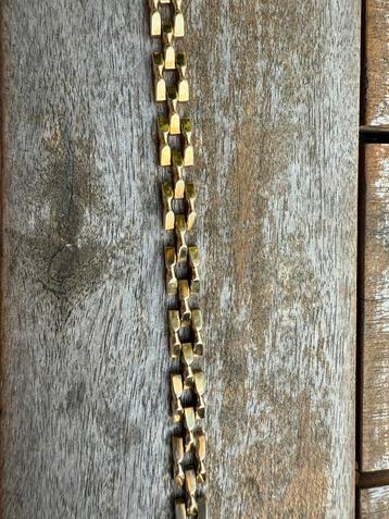 Gouden armband beschikbaar voor biedingen