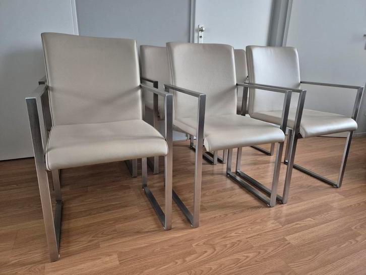 Nieuwstaat 6 Design eetkamerstoelen NEO van goossens leer, Huis en Inrichting, Stoelen, Zo goed als nieuw, Vijf, Zes of meer stoelen