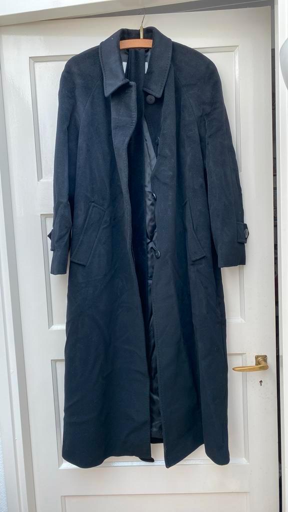 Mooie wollen jas zwart maat 44 met ceintuur, Kleding | Dames, Jassen | Zomer, Zo goed als nieuw, Maat 42/44 (L), Zwart, Ophalen of Verzenden