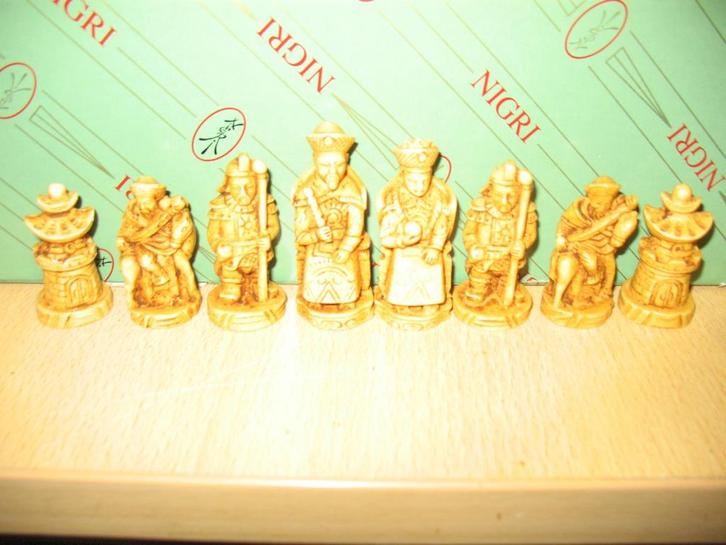 Nigri handgesneden "Chinese"S-28 schaakspel - afgeprijsd, Antiek en Kunst, Antiek | Servies los, Ophalen of Verzenden