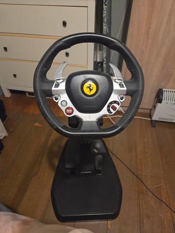 Ferrari Racing Stuurwiel met Pedalen beschikbaar voor biedingen