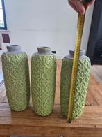 Drie groene aardewerk vazen, Ophalen, Aardewerk of Porselein, Zo goed als nieuw, Minder dan 50 cm
