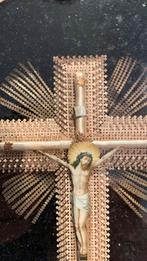 Frans Knipwerk Volkskunst Kruisbeeld, Antiek en Kunst, Antiek | Religie, Ophalen of Verzenden