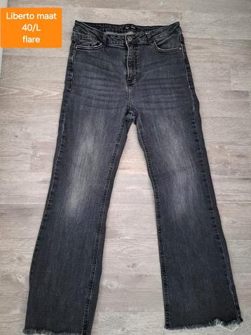 Flare jeans maat 40