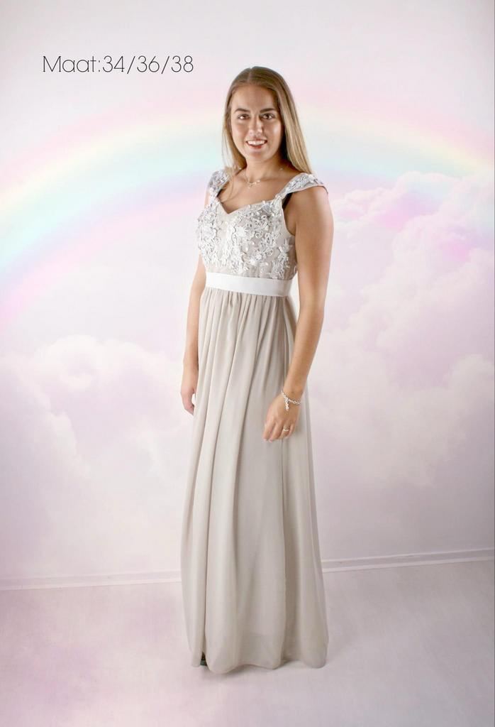 Elegante galajurk maat M, Kleding | Dames, Jurken, Zo goed als nieuw, Maat 38/40 (M), Beige, Onder de knie, Ophalen of Verzenden