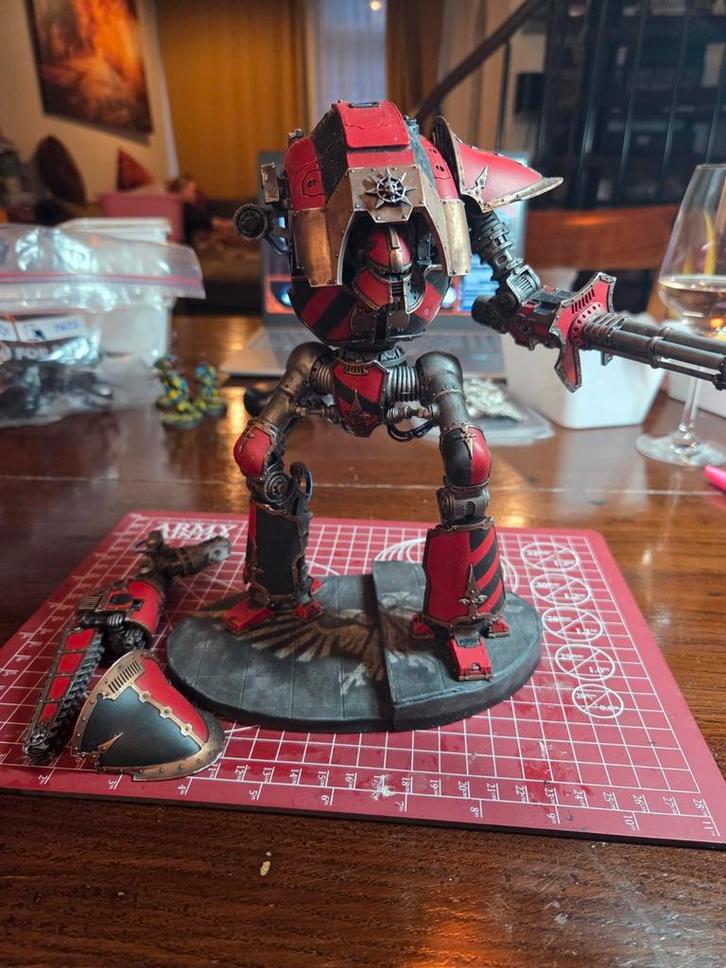 Forgeworld Cerastus Imperial Knight, Hobby en Vrije tijd, Wargaming, Zo goed als nieuw, Warhammer, Ophalen of Verzenden