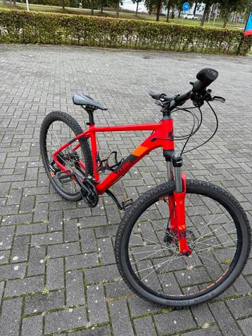 Mooie Cube Mountainbike - 24 versnellingen - Frame 18" beschikbaar voor biedingen
