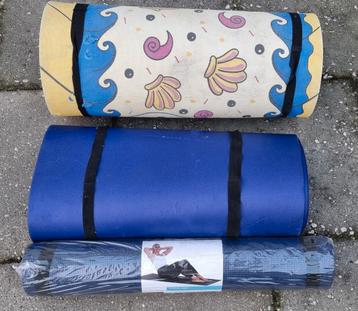 Yoga matten speelmatten nieuw 170x58x0.5 Cm en gebruikt. Nog beschikbaar voor biedingen