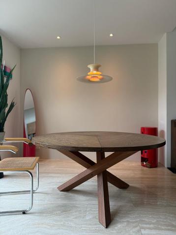 eettafel  beschikbaar voor biedingen