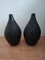 2 zwarte buikvazen, Huis en Inrichting, Woonaccessoires | Vazen, Ophalen, Zwart, Aardewerk of Porselein, Zo goed als nieuw
