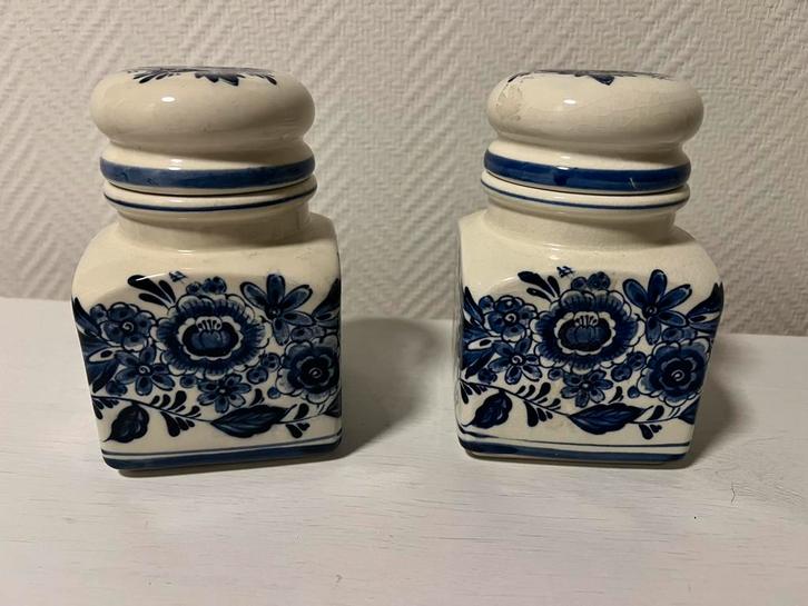 Te Koop Twee Voorraadpotten Delfts Blauw Handwerk, Antiek en Kunst, Antiek | Keramiek en Aardewerk, Ophalen of Verzenden